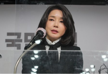 韩总统夫人收名牌包事件行贿牧师到案 有人排队行贿