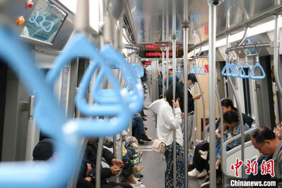 中国首个地铁全自主运行系统示范工程在山东<em>青岛</em>正式投入使用