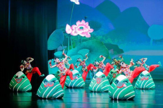 历时3年创排 这102名学生用大型少儿舞蹈<em>诗</em>呈现《中国节》