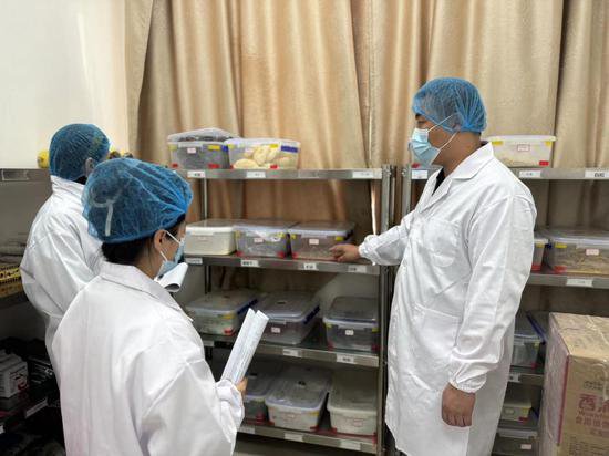 吐鲁番市开展公共机构绿色食堂标准应用试点验收工作