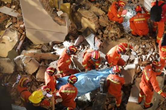 苏州一酒店坍塌事故，已救出14人