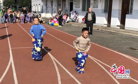 爱运动，爱健康 成都龙泉驿洛带小学举办2023年秋季趣味运动会