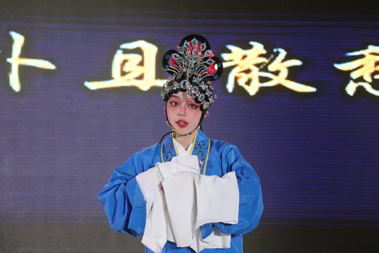 重庆市育仁中学举办第七届月光诗会