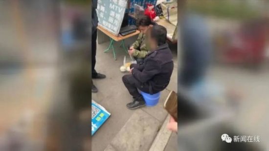 广西一男子当街售卖“不可描述”视频获利80元，被警方刑拘！