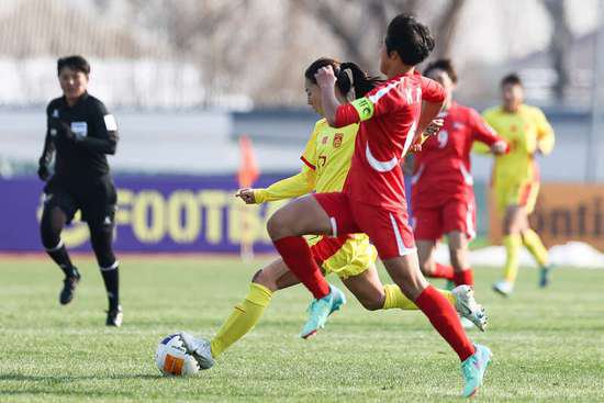 超级世界波护驾！中国U20女足首战绝平朝鲜