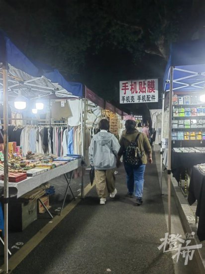 花1000元在杭州最老的夜市里摆摊，有钱赚吗？