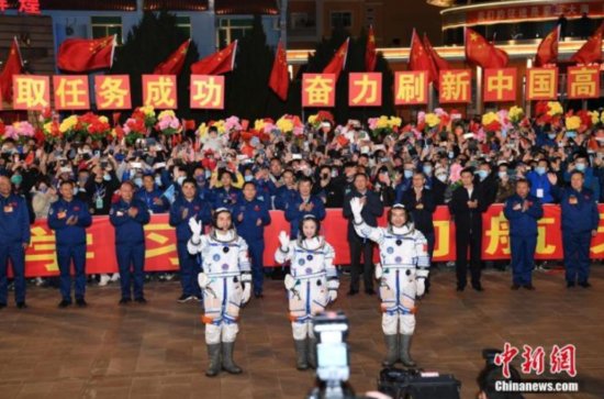 王亚平成<em>中国空间站首位女航天员</em> 专家：已为她准备无毒化妆品、...