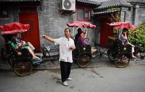 爱新觉罗嫡系后人，在北京蹬38年三轮车，自称王爷，一小时要价...