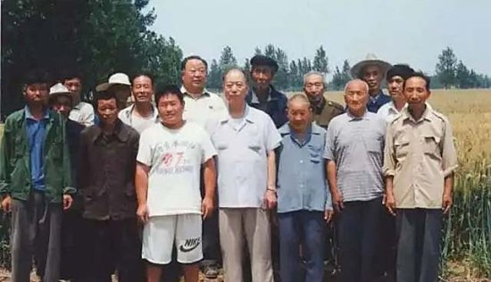 2004年<em>张钦</em>礼葬礼：焦裕禄的亲密战友，十万兰考百姓沿街哭祭