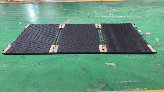 艾堡森<em> 新型</em>铺路板耐磨防滑塑料板草坪防滑垫板