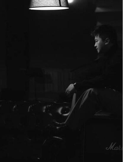 歌手闫安时隔17年后再度崭露头角 正式发布全新专辑《卅柒》