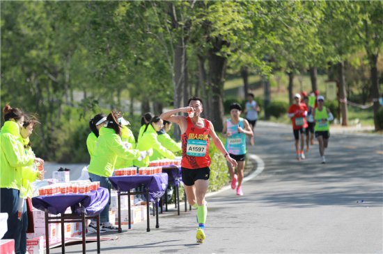 2023安阳·汤阴“<em>周易</em>杯”湿地公园马拉松赛开跑
