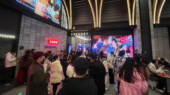 排队消费、包厢难求……扬州商业春节假期迎来接待高峰