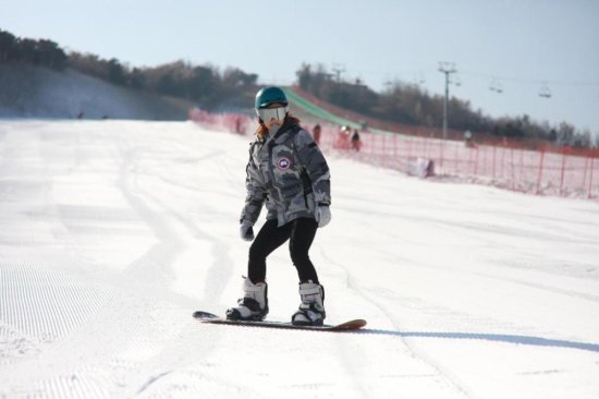 冬奥热度让更多青岛市民<em>滑雪</em>尝鲜 初学者要防止哪些“坑”？