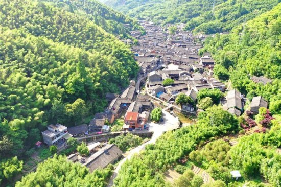 宁波五个石门村，著名的大雷山梯田，毛氏开辟