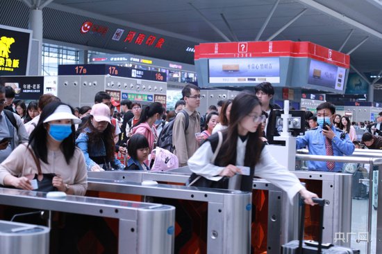 “五一”假期 国铁集团郑州局累计发送旅客395.4万人次