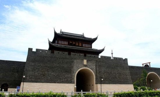 悦读上海 遭火炮摧毁的上海城墙 后因战事被修成了城门