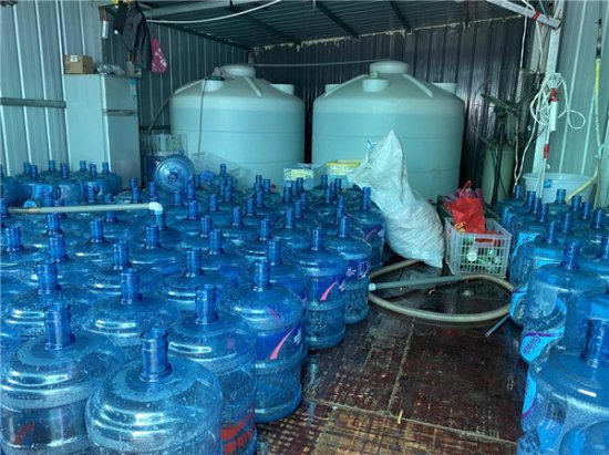 简易棚灌<em>桶装水</em>、非法出售濒危野生动物……北京警方刑拘724人