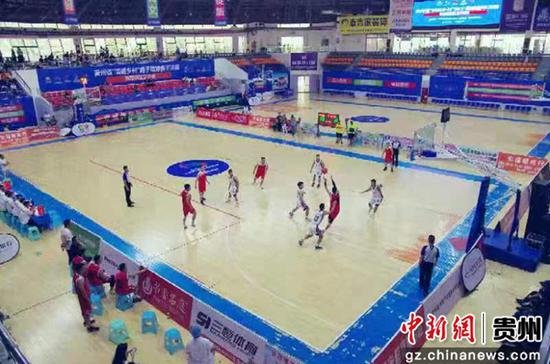 贵州省“美丽乡村”男子<em>篮球赛</em>半决赛(黔南赛区总决赛)开赛