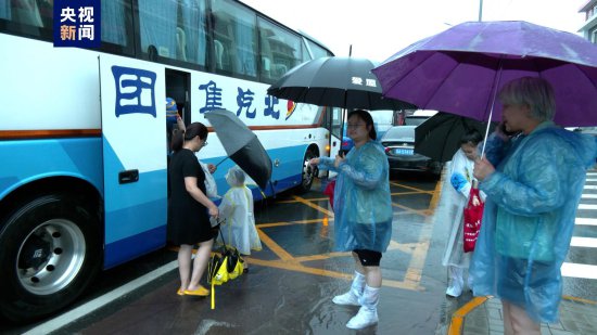 北京已转移群众超5万人 2千余名武警官兵抢险救灾 强降雨救援...