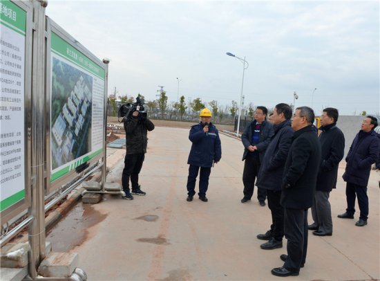 12月14日，科技部副部长徐南平来安庆市，调研科技创新和产业...