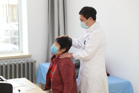 哈尔滨市第一医院“康复理疗健康中心”开诊首日 300余名患者获...