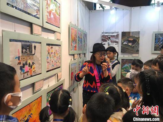 第十四届海峡两岸少儿美展北京开幕 讲述“光阴的故事”