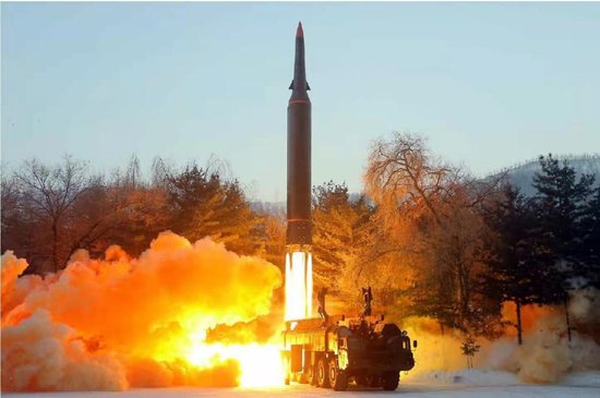 <em>朝鲜</em>首次试射新型高超导弹，半岛导弹攻防升级