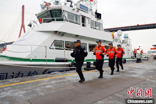 <em>40米</em>级公务执法高速巡逻船入列上海边检总站公务船艇编队