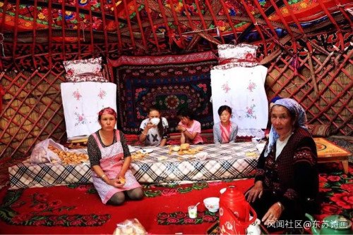 一个摄影<em>人</em>镜头下的维吾尔族人~难道他们的表情是装出来的吗？