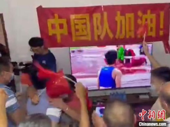 中国选手邓培程东京残奥会夺冠 小时候用课余时间练习