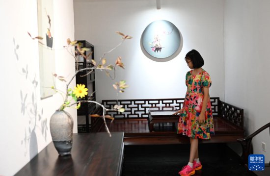 <em>传统家具</em>制作技艺精品展在北京恭王府举行