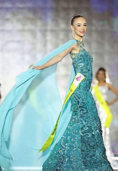 捷克佳丽获得2023世界旅游小姐全球总冠军