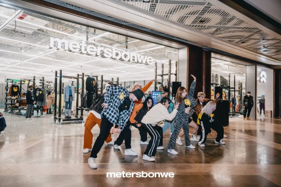 metersbonwe开启潮流新元年，上海千树先锋概念店超燃开幕