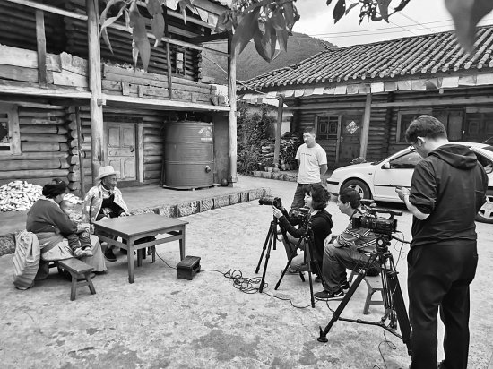 丽江市非遗中心拍摄记录普米族口头传统
