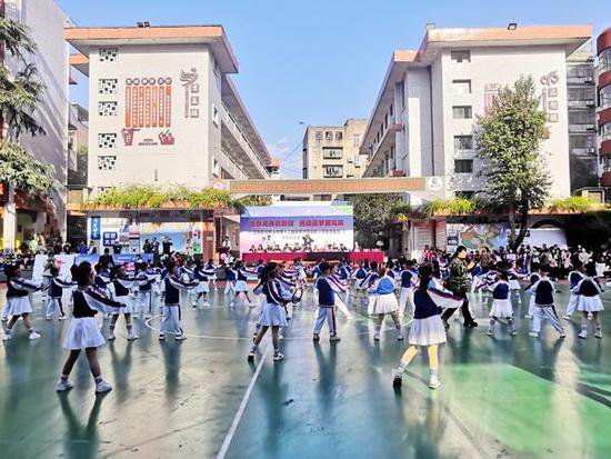 汉滨区培新小学教育集团举行体艺节风采展示活动