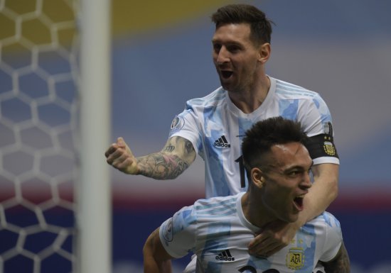 梅西助攻！<em>阿根廷点球大战</em>淘汰哥伦比亚，<em>美洲杯</em>决赛对阵巴西