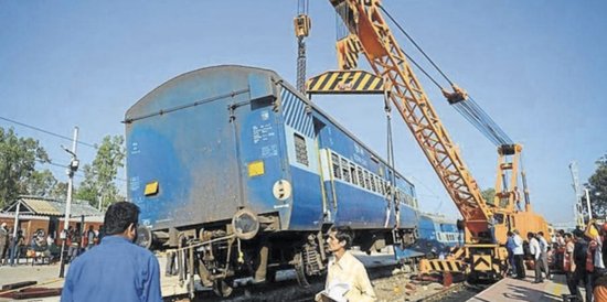 印度男子火车事故“丧生”11年后竟又出现，家属已获赔还得到...