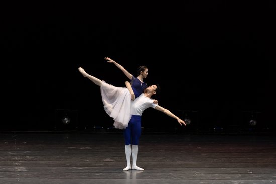 十月爱的乐章<em>芭蕾</em>晚会：在秋色中起舞 传递爱与生命的哲思
