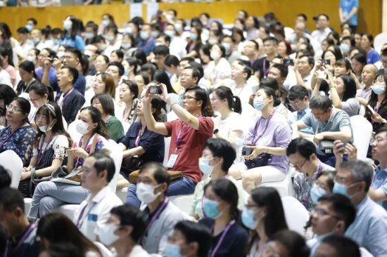 华罗庚之后中国学者第二次登上国际数学教育大会讲台