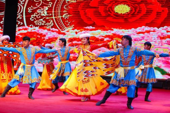 “我们的中国梦•中华文化耀和田”安徽演艺集团赴洛浦县演出