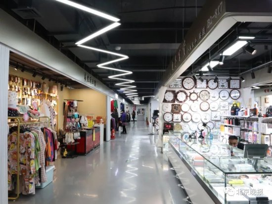 北京二环内最早的地下小商品市场，时隔两年多重新开业！
