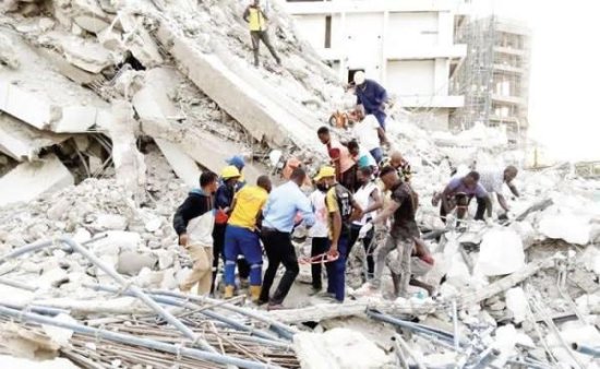 尼日利亚<em>楼房</em>倒塌已致10人死亡 倒塌建筑违规加高6层