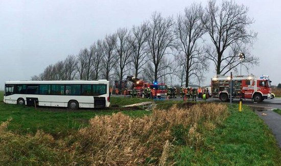 德国发生严重车祸 27名学生受伤