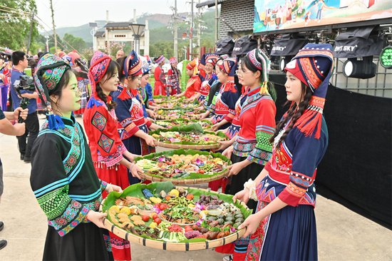 广西象州：妙皇三月三茶旅文化活动点“燃”乡村旅游新爆点