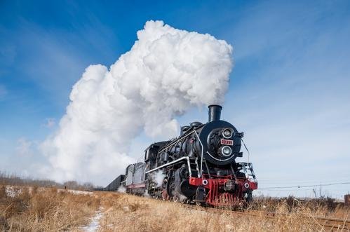 从美苏日进口，到自产蒸汽火车面世，中国火车诞生经历了什么？