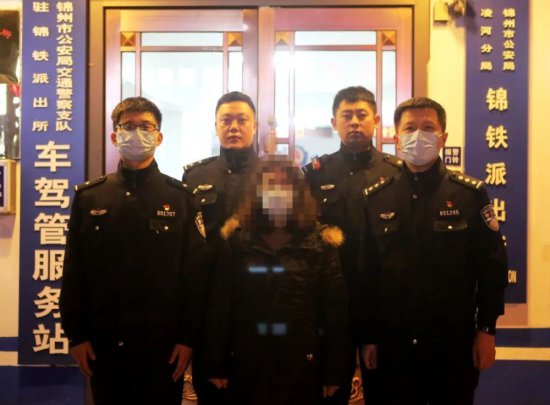 锦州上海路五段某服装店被盗