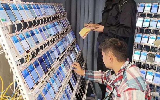 千台手机同时刷流量，贵州公安机关打掉一“网络水军”犯罪团伙