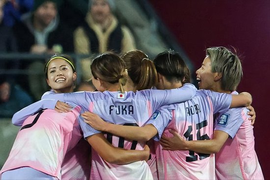 女足世界杯淘汰赛战罢首轮，诸多豪门出局令人意外，日本能夺冠...