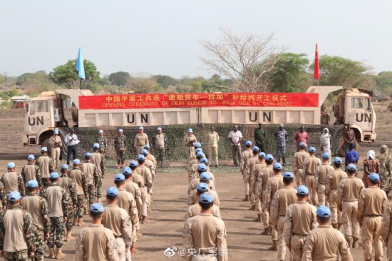 中国“蓝盔”展开补给线施工任务